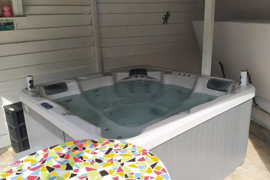 Appartement Tout Confort Au Calme Avec Jacuzzi Mouguerre ภายนอก รูปภาพ