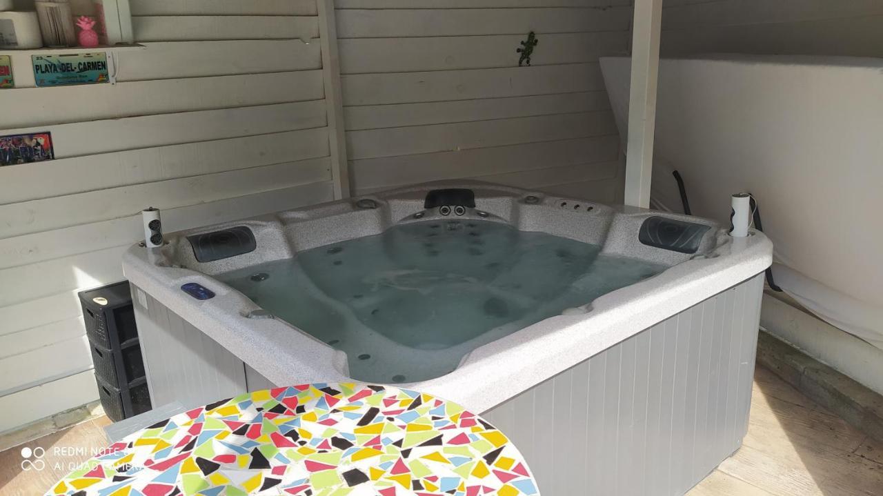 Appartement Tout Confort Au Calme Avec Jacuzzi Mouguerre ภายนอก รูปภาพ